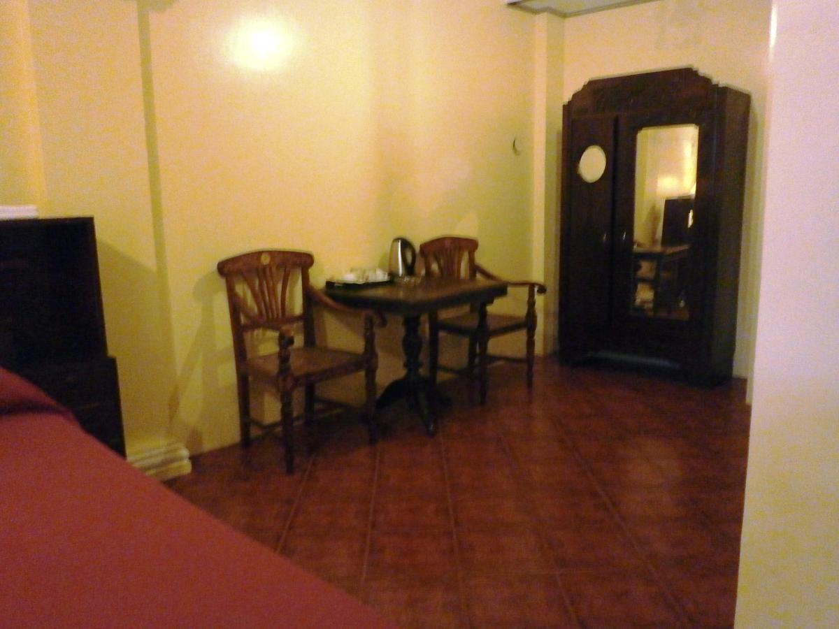 True Home Hotel Balabag  Quarto foto